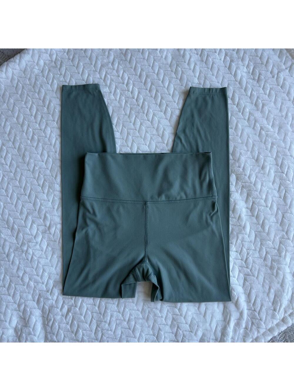All in motion Everyday Soft Wide High Rise 3/4 Length Leggings in Sage Green